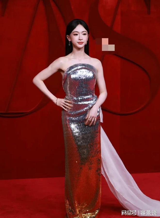 的孙俪惊艳朱唇皓齿笑意盈盈艳压群芳瓦力娱乐棋牌时尚芭莎红毯：被穿礼服(图22)