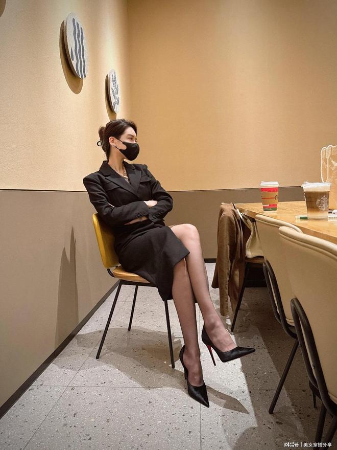 享既有正式感又显得很时髦瓦力游戏职场御姐风穿搭分(图3)