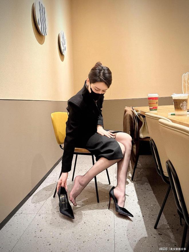 享既有正式感又显得很时髦瓦力游戏职场御姐风穿搭分(图2)