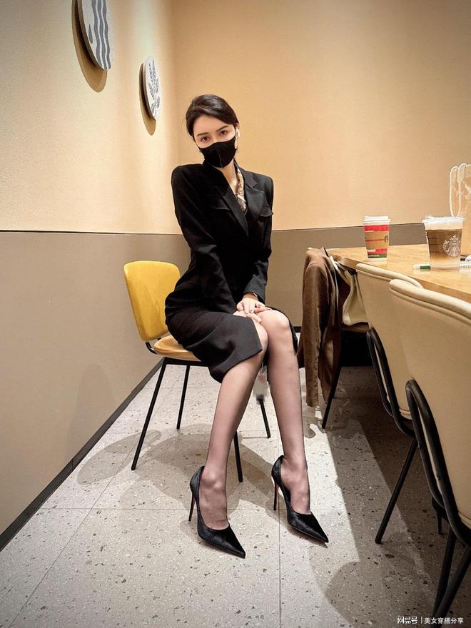 享既有正式感又显得很时髦瓦力游戏职场御姐风穿搭分(图4)