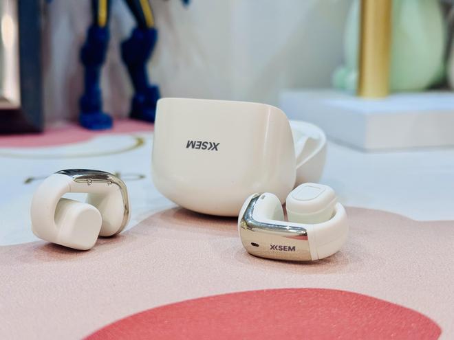 Hifi音质、蓝牙60、千元振膜全都有!瓦力棋牌游戏百元耳机西圣Plume真疯了(图7)