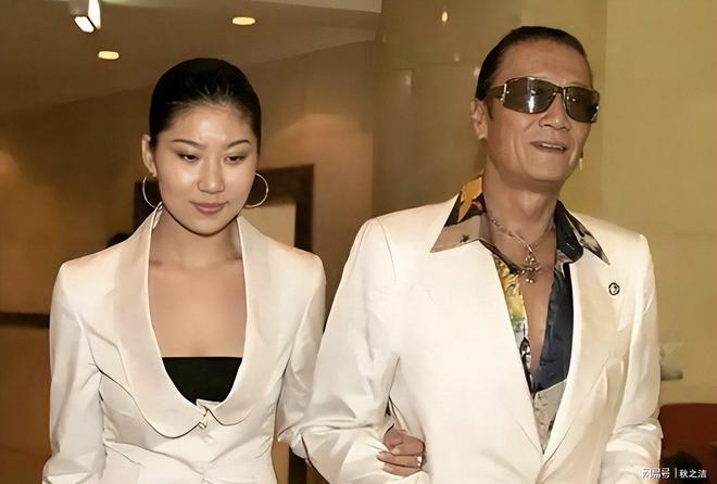 念念不忘49岁谢贤节目自曝私密往事瓦力游戏app分手8年Coco仍(图3)